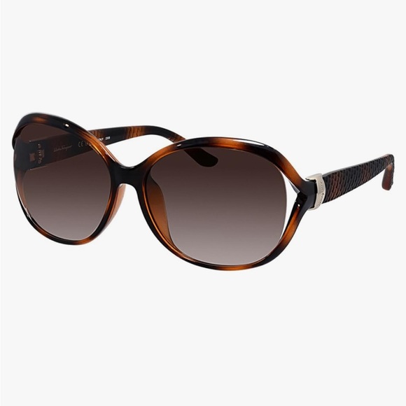 Salvatore Ferragamo Sunglasses
SF77OSA 214 Tortoise Brown
Gradient, new no box . - Picture 4 of 16